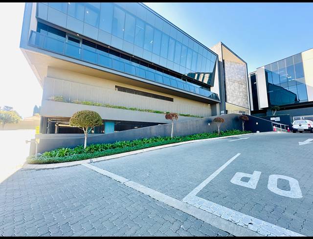 5,108M² OFFICE TO LET IN BRYANSTON