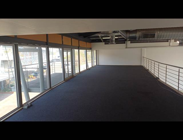 388M² RETAIL TO LET IN RIVERSIDE PARK