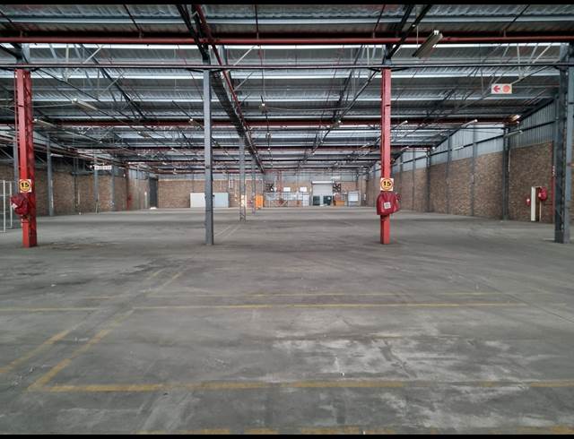 3,492M² WAREHOUSE TO LET IN ROCKY DRIFT