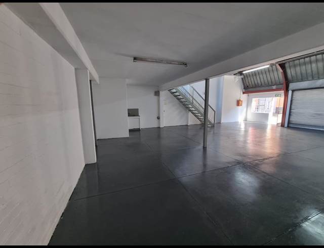 155M² WAREHOUSE TO LET IN STEELEDALE