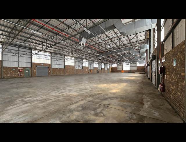 2,700M² WAREHOUSE TO LET IN ROSSLYN