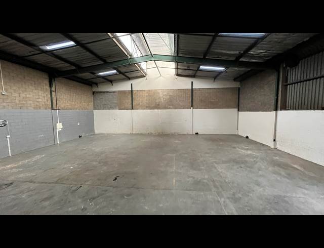 428M² WAREHOUSE TO LET IN MEADOWDALE