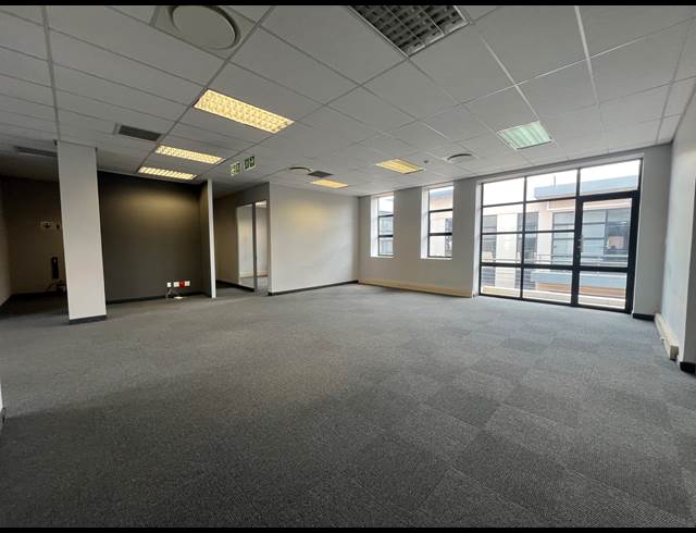 197M² OFFICE TO LET IN HIGHVELD
