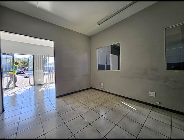 347M² WAREHOUSE TO LET IN MONTANA PARK