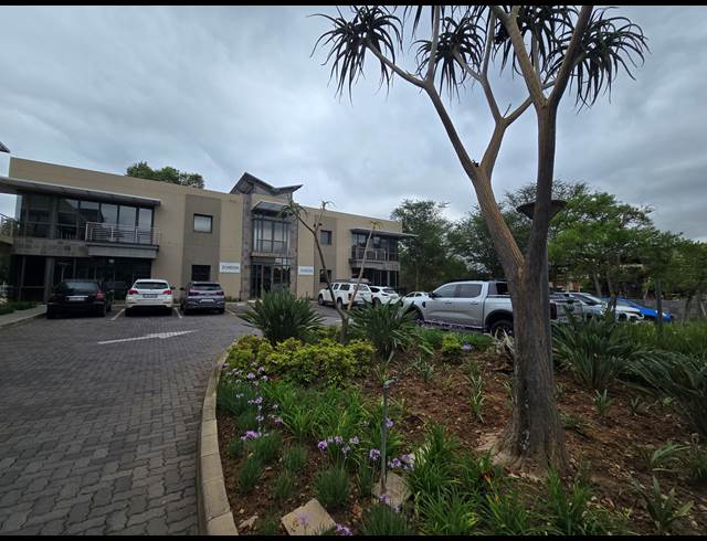 96M² OFFICE TO LET IN BRYANSTON