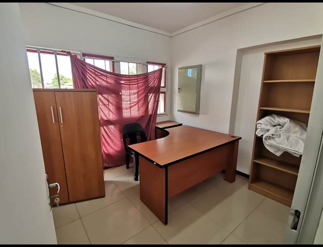 133M² OFFICE TO LET IN VALHALLA