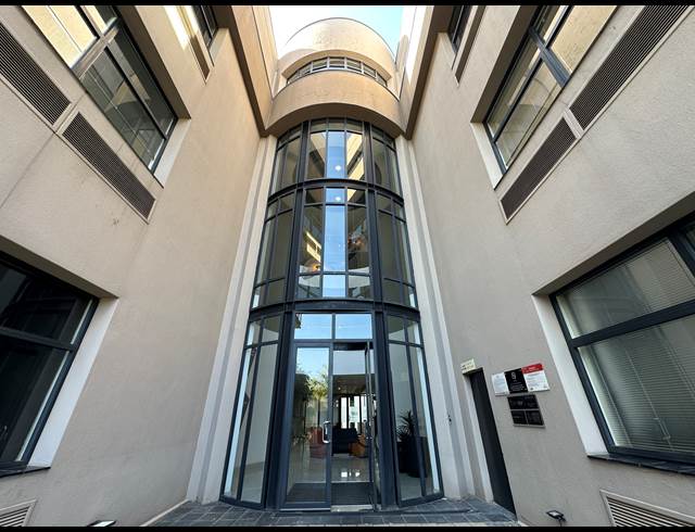 512M² OFFICE TO LET IN SANDHURST