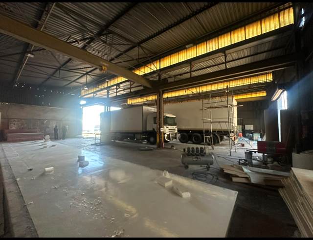600M² WAREHOUSE TO LET IN JET PARK