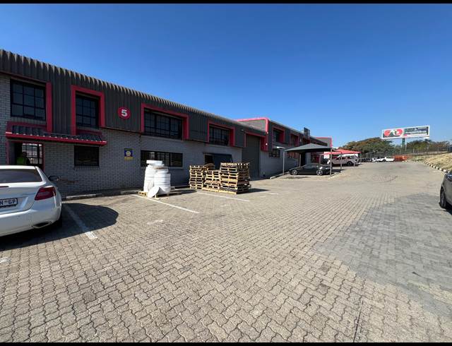 282M² WAREHOUSE TO LET IN STRIJDOMPARK