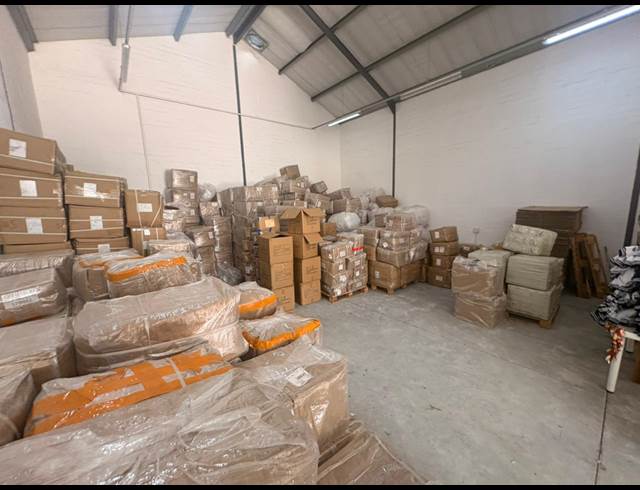222M² WAREHOUSE TO LET IN MARCONI BEAM INDUSTRIA