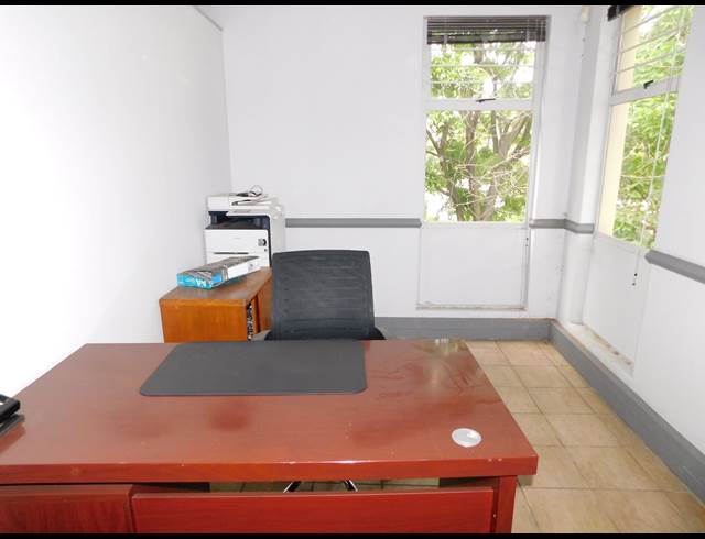 132M² OFFICE TO LET IN BORDEAUX