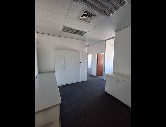 275M² BUSINESS TO LET IN VINCENT