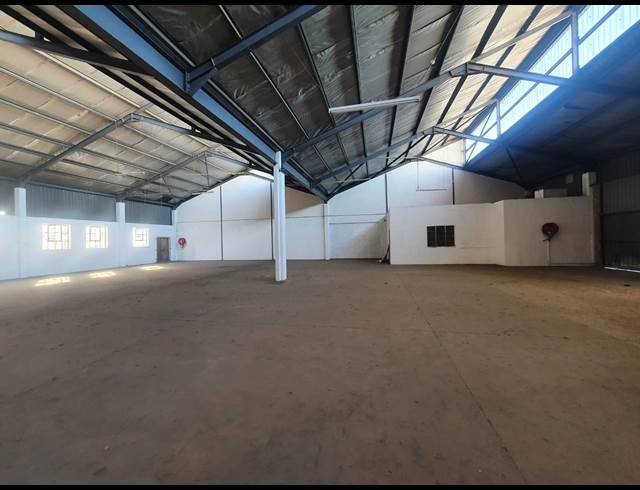980M² WAREHOUSE TO LET IN EPPING INDUSTRIAL