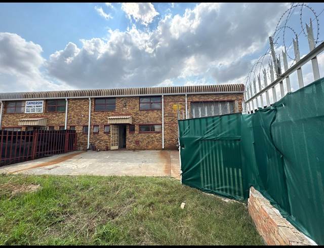 300M² WAREHOUSE TO LET IN KNIGHTS