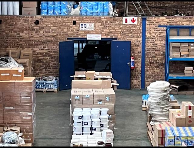 2,720M² WAREHOUSE TO LET IN FOUNDERS VIEW