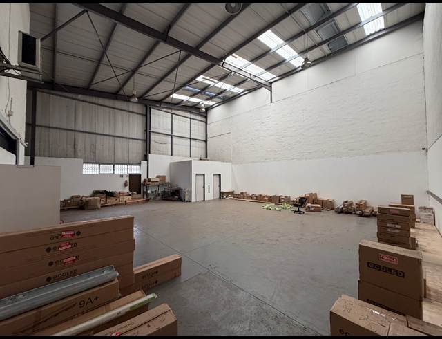 328M² WAREHOUSE TO LET IN HALFWAY HOUSE