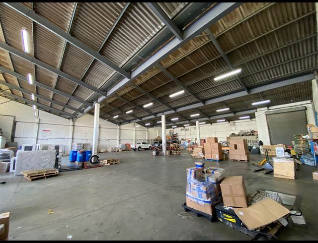 2,400M² WAREHOUSE TO LET IN BEACONVALE