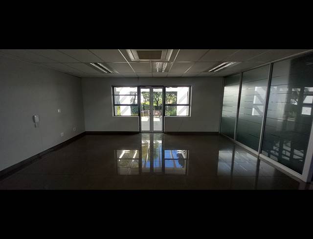 1,225M² OFFICE TO LET IN WOODMEAD