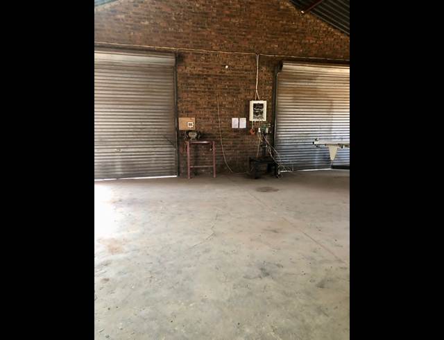 242M² WAREHOUSE TO LET IN BREDELL