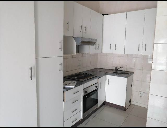 2 bed property to rent in RIDGEWAY
