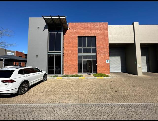 547M² WAREHOUSE TO LET IN STIKLAND INDUSTRIAL