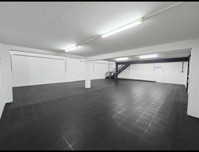 353M² WAREHOUSE TO LET IN NORTH RIDING