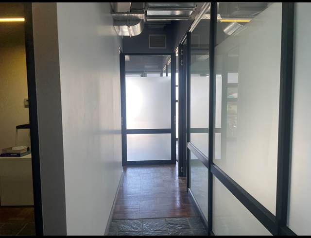152M² OFFICE TO LET IN SALT RIVER