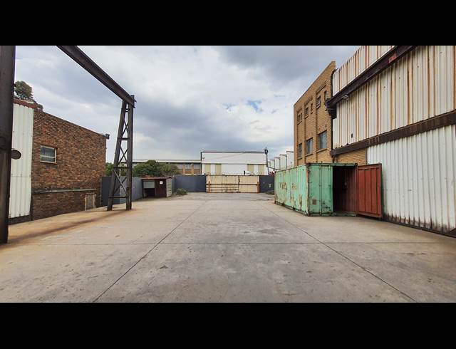 1,850M² WAREHOUSE TO LET IN CHLOORKOP