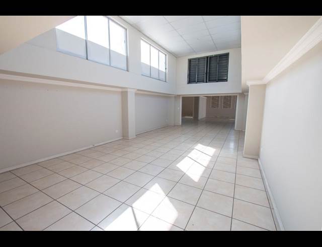 750M² OFFICE TO LET IN KRAMERVILLE