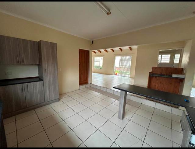 3 BEDROOM PROPERTY TO RENT IN HALFWAY GARDENS