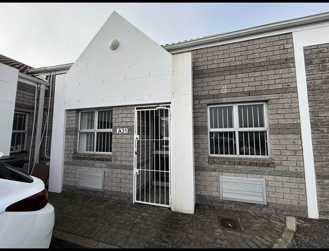 100M² WAREHOUSE TO LET IN MARCONI BEAM INDUSTRIA