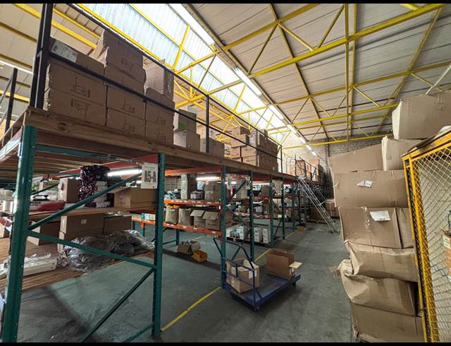 1,951M² FACTORY TO LET IN MAITLAND
