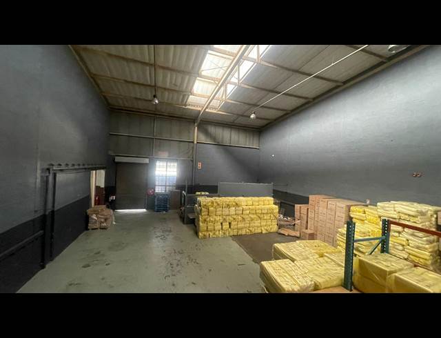 780M² WAREHOUSE TO LET IN EAST LYNNE