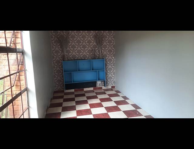 150M² BUSINESS TO LET IN ERASMIA