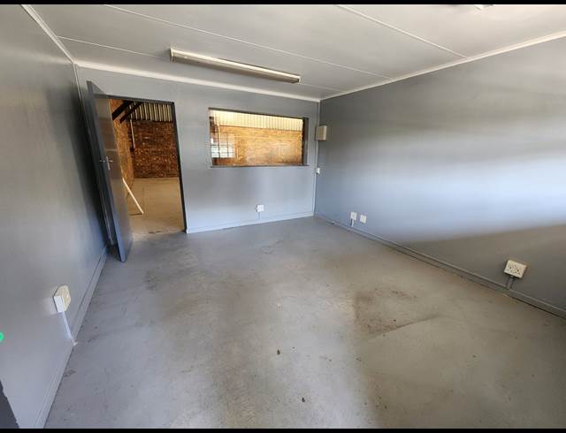 147M² WAREHOUSE TO LET IN WADEVILLE