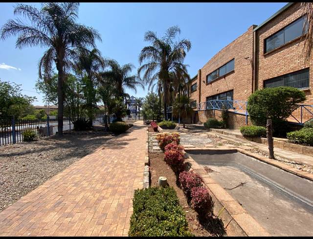1,400M² WAREHOUSE RENTED IN PRINCESS AH