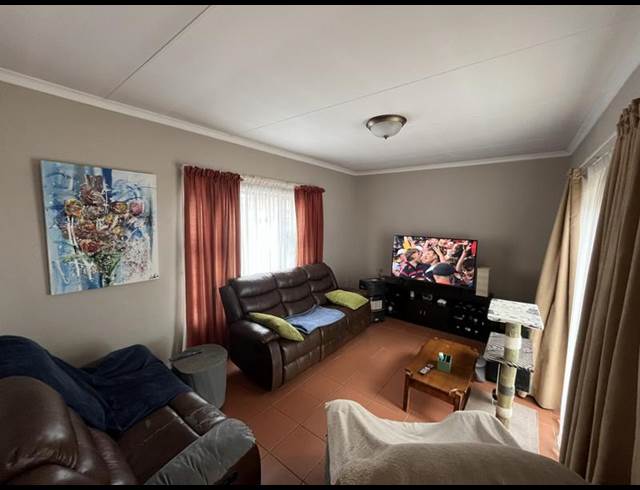 3 BEDROOM PROPERTY TO RENT IN GLEN MARAIS