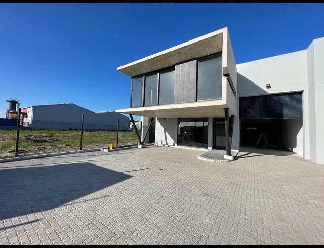 395M² WAREHOUSE TO LET IN STIKLAND INDUSTRIAL