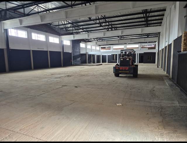 750M² WAREHOUSE TO LET IN DENVER