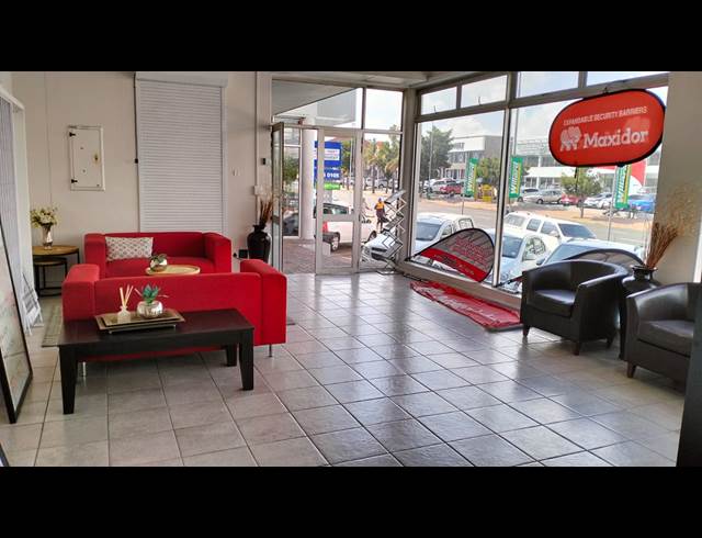 115M² RETAIL TO LET IN BO OAKDALE