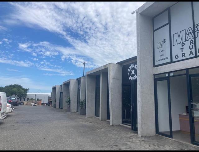 300M² MINI FACTORY TO LET IN UMHLALI