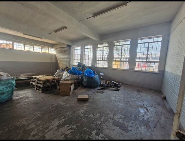 900M² WAREHOUSE TO LET IN BENROSE