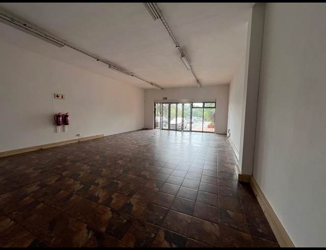 112M² RETAIL TO LET IN LASER PARK