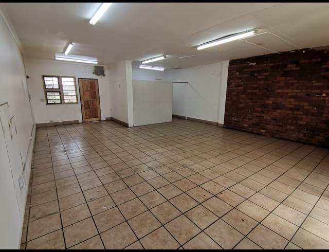 56M² RETAIL TO LET IN VALHALLA