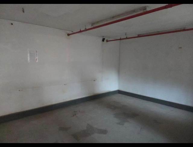 1,072M² WAREHOUSE TO LET IN BURBREEZE