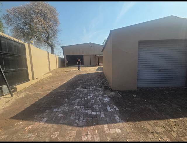 600M² WAREHOUSE TO LET IN PRIMROSE