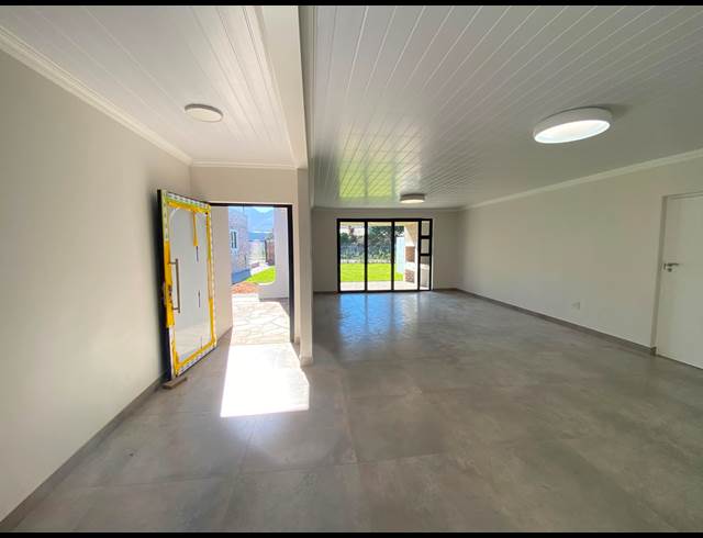 4 BEDROOM HOUSE TO LET IN GEORGE SOUTH