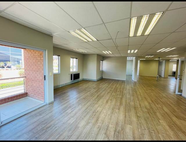 365M² OFFICE TO LET IN FOURWAYS
