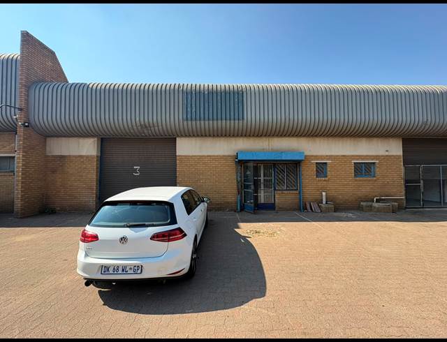 325M² WAREHOUSE TO LET IN KNIGHTS