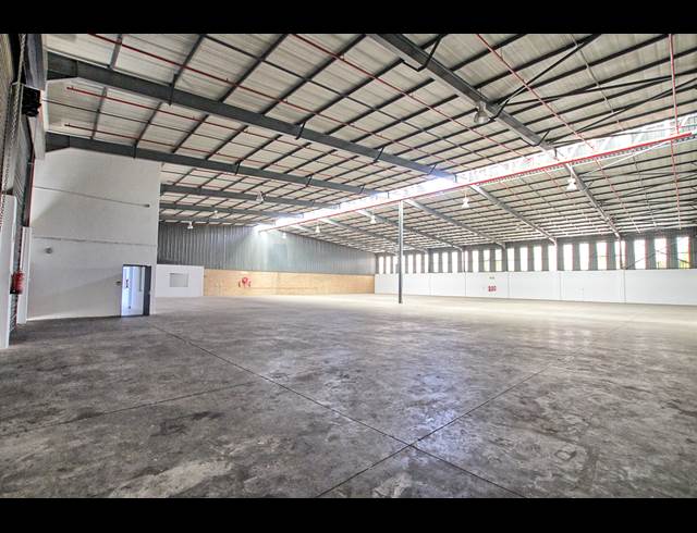 1,607M² WAREHOUSE TO LET IN HOOGLAND